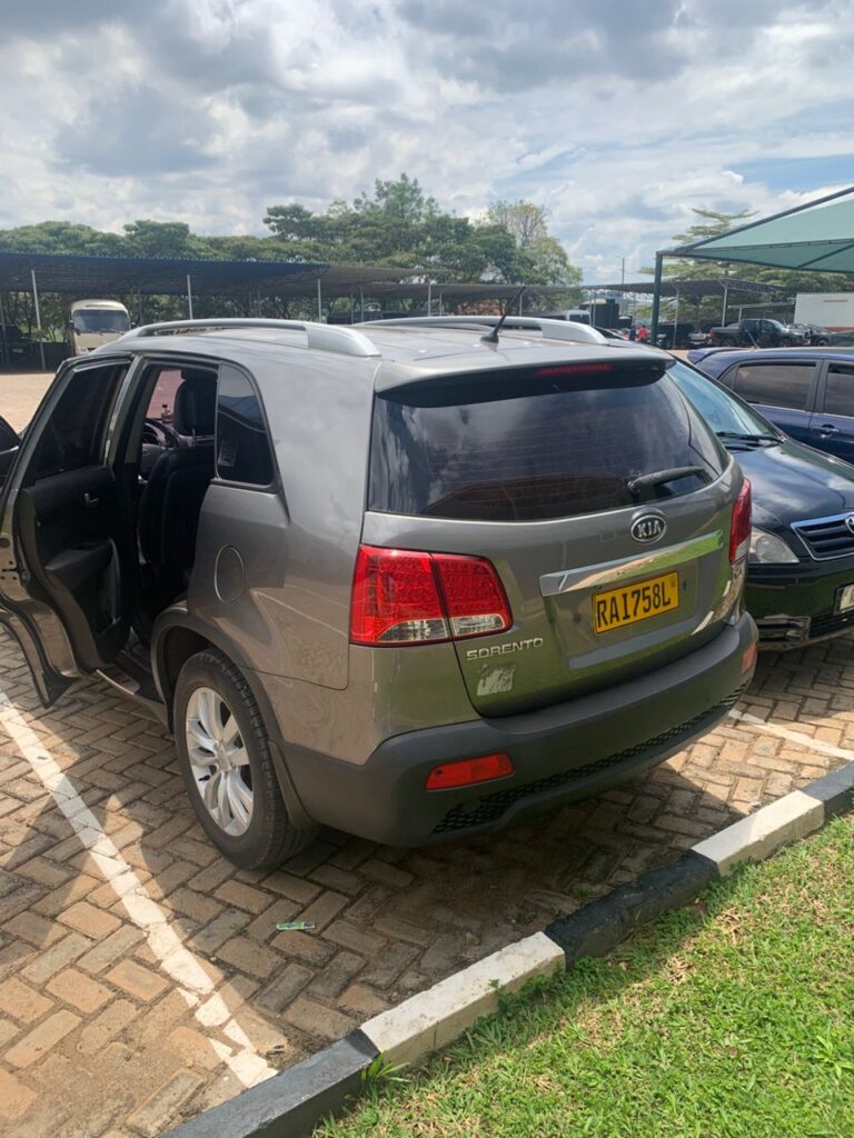 Plan your self-drive Uganda adventure with our 2026 guide covering 4x4 rentals, safari routes, driving tips, parks, costs and road-trip advice.