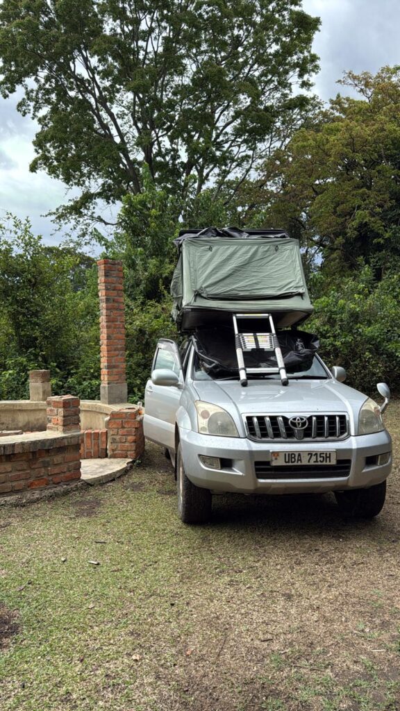 Book a car rental with a safari guide in Uganda. Explore Uganda's national parks with a 4x4 vehicle, experienced guide and flexible travel options.