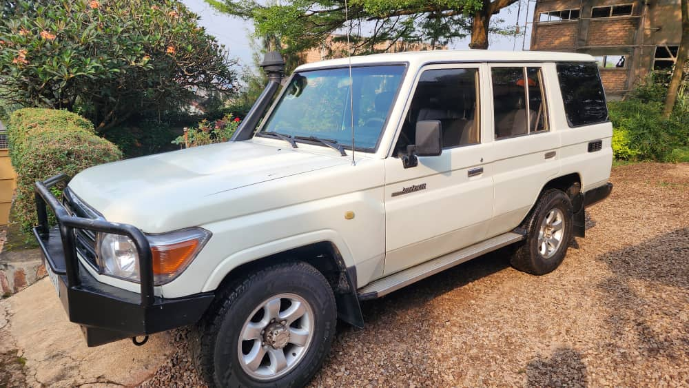 Uganda car rental from Rwanda for self drive
